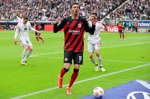 德天空：法兰克福希望留住埃基蒂克，为球员标价1亿欧元